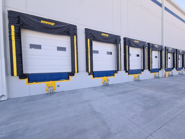 rampa niveladoras dock locks y puertas seccionales